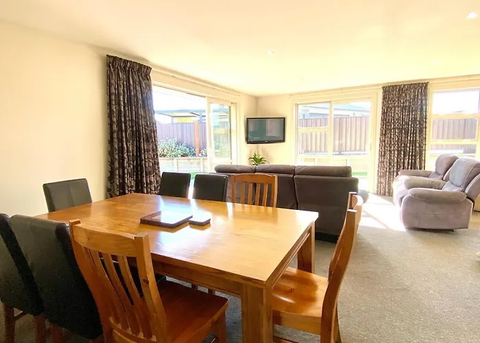 Vakantiehuis West Meadows Escape, & Slopes Minutes Away Wanaka